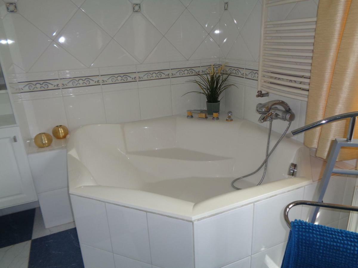 Le Mont Saint Roch , Chambre D'Hotes, B&B Нивел Екстериор снимка